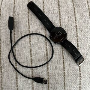 Garmin Black Smartwatch with Sleek Design and Fitness Tracking